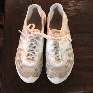Nfinity Size 5 Cheer Shoes white